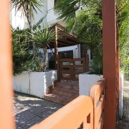 Blue Laguna Pines Retreat Dom wakacyjny *