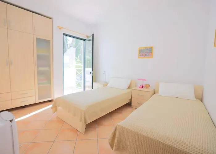 Casa vacanze Blue Laguna Pines Retreat Golem (Tirana)