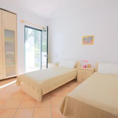 Ferienhaus Blue Laguna Pines Retreat Golem (Tirana)
