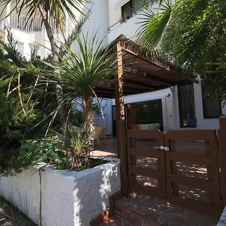 Blue Laguna Pines Retreat