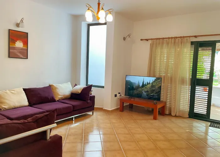 Blue Laguna Pines Retreat 度假居 *